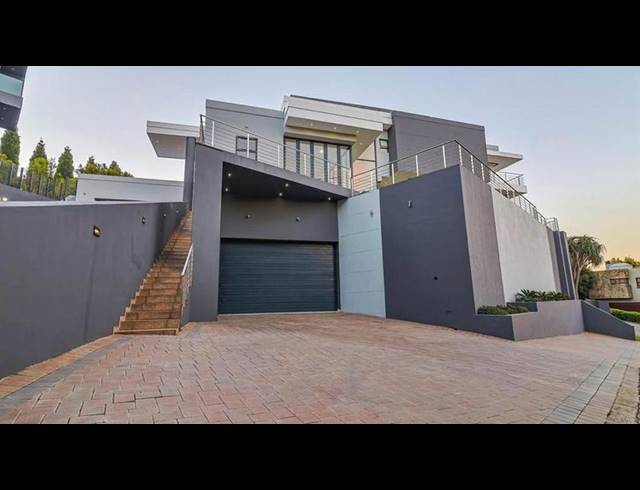 5 BEDROOM HOUSE FOR SALE IN FEATHERBROOKE ESTATE